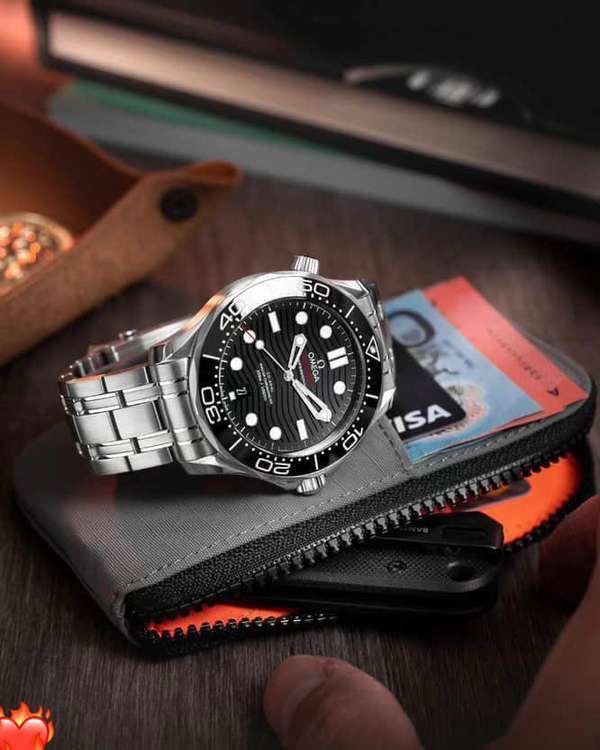 Omega Seamaster Diver 300M  Silver Black Dial Metal watch